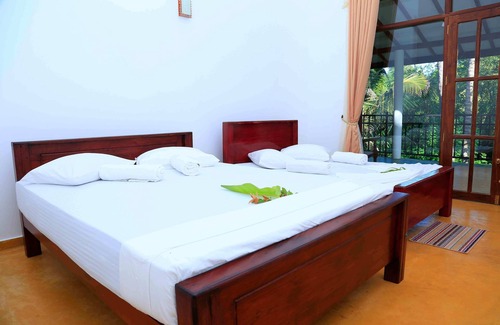 Debarawewa Hotel | River Edge Yala