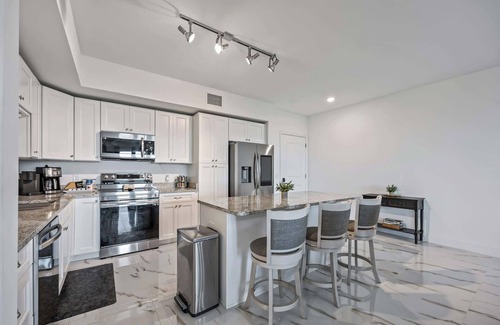 Merritt Island Condo | River Fly-In: 3BR Luxury Condo w/Resort Amenities