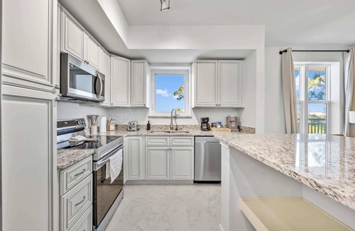 Merritt Island Condo | RIVER FLY IN: The Merritt, Launchpad Lookout View