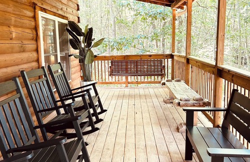 White Haven Cabin | River front cabin in the Pocono mountains with property access to D&L Trail