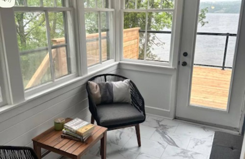 Clifton Royal Cottage | River Front Getaway with private beach and close to all amenities.