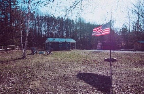Free Soil House | RIVER FRONT-Pet Friendly-Couples-Nature-Firepit