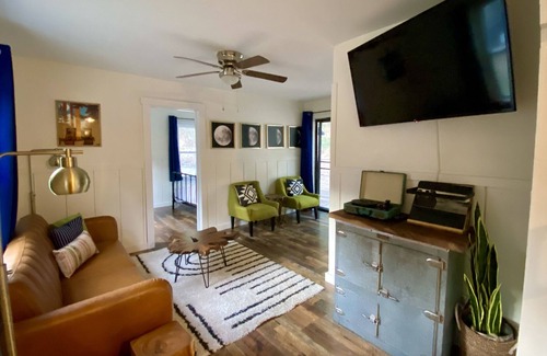 New Meadows Cabin | River Front, Wi-Fi, Firepit, BBQ, Private, Easy access