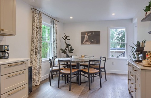 Golts Apartment | River Heights Retreat with heated pool