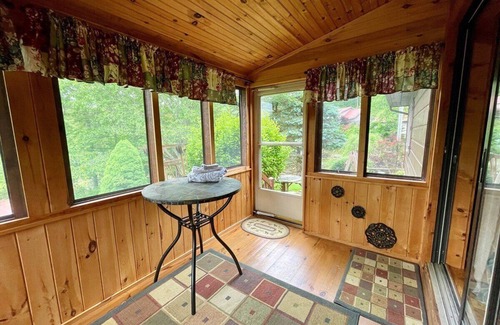 Crumpler Cabin | River Hill - Crumpler, NC