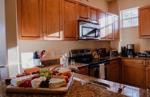 Homosassa House | River Home w/boat ramp, dock, trailer parking, EV Charger, Kayak & golf cart.