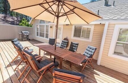 Grass Valley House | River House Grass Valley Family Getaway