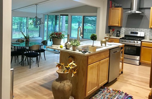 Mequon House | River House- kayaks, bike trails,