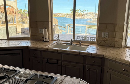 Yuma House | River House On The Water Lake Martinez Best Location On The Water