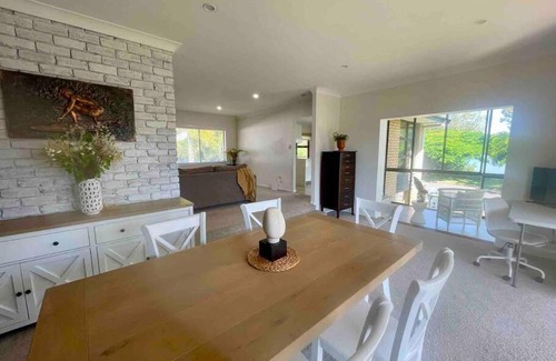 Tweed Heads West House | River Lifestyle in Tweed