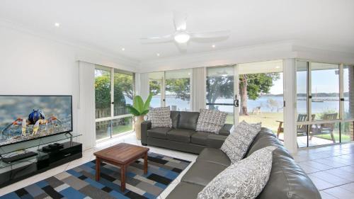 Iluka House | River Luxury