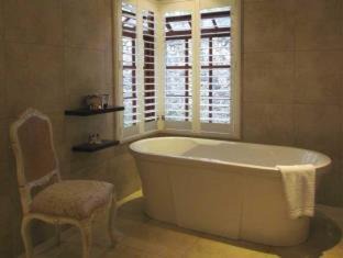 Centurion Hotel | River Meadow Manor