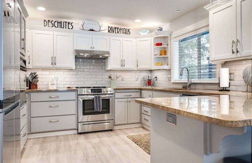 Three Rivers House | River Meadows, Pool, Hot Tub, Pet-Friendly | Deschutes Riverhaus