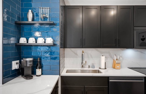Near North Side Apartment | River North Chicago Chic w/King Bed - Lake & Skyline Views