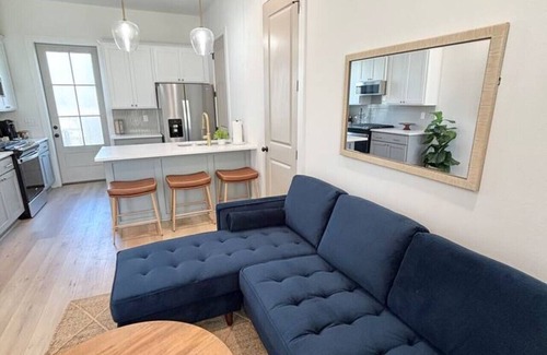 Lafayette House | River Ranch Gem+KING+85`TV+Cajun Luxury+Nespresso