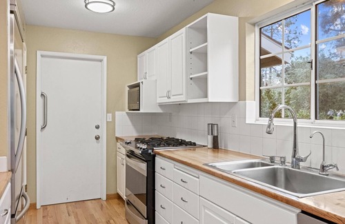 Carmel Valley House | River Retreat: 4B RiverFront Hot Tub 30 Night Min