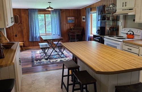Hayward Cabin | River Retreat-Cozy Cabin on 3 Acres in Hayward