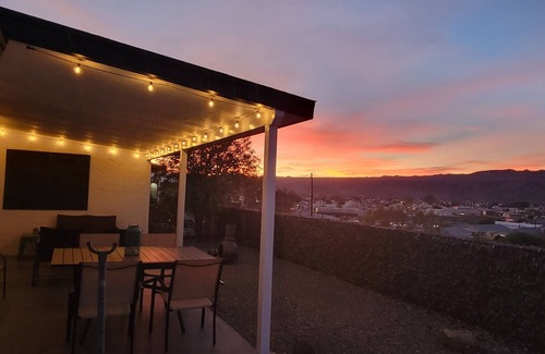 Bullhead City House | River Retreat Family Home for 8-Pet Friendly, Under 1 mile to Boat Ramp