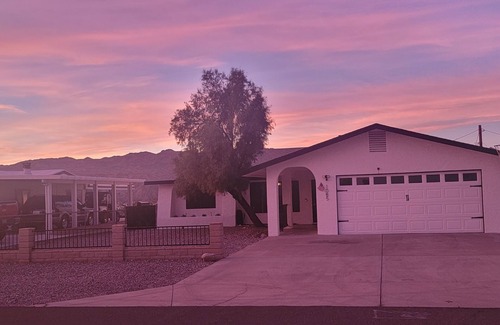 Bullhead City House | River Retreat Family Home for 8-Pet Friendly, Under 1 mile to Boat Ramp