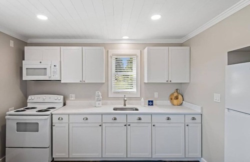Winterport Apartment | River Retreat- Picturesque Water Views of Coastal Maine near Acadia
