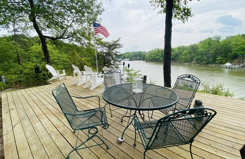 Lancaster House | River Retreat, Slice of Heaven, Tranquility, Fishing, Kayak, Crabbing, 4BR, Pet