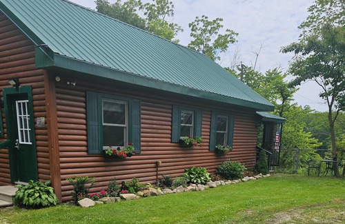 Austinburg Cabin | River Retreat
