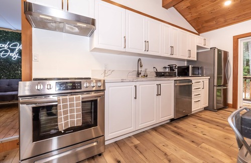 Huntsville Cottage | River Retreat*Water Access*Fire Pit*Forest