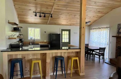 Fishers Hill House | River Retreat with Kayaks, Firepits, Stars