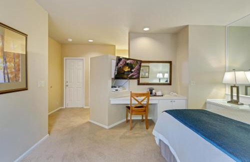 Century West House | River Ridge 330B - Meredith Lodging