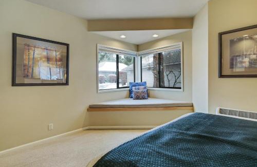 Century West House | River Ridge 331B - Meredith Lodging