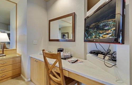 Century West House | River Ridge 331B - Meredith Lodging