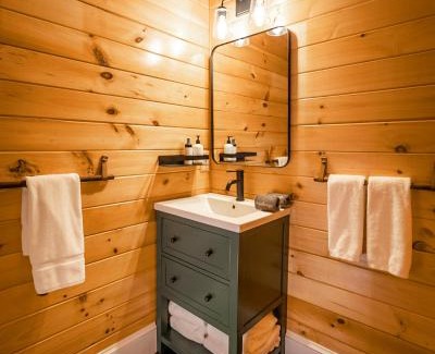 Eastern Vermont Ski Chalet | River Ridge Cabin near Stowe, in the heart of Vermont