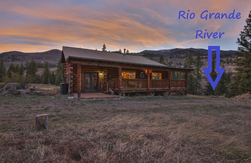 Creede House | River & Roots: Family cabin with private riverfront