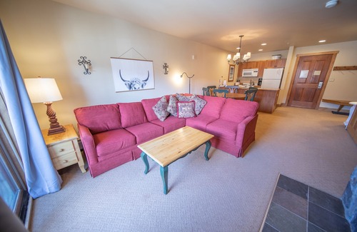 Montezuma Condo | River Run Condo, Walk to Skiing, Pool/Hot Tub