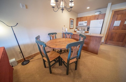 Montezuma Condo | River Run Condo, Walk to Skiing, Pool/Hot Tub