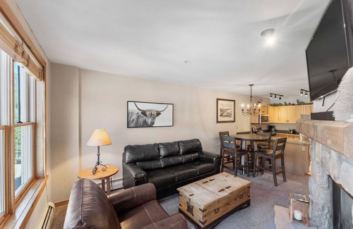 River Run Condo | River Run Condo with Private Balcony, Memory Foam Mattress, Walk to Base Area