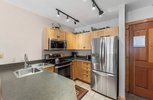 River Run Condo | River Run Condo with Private Balcony, Memory Foam Mattress, Walk to Base Area