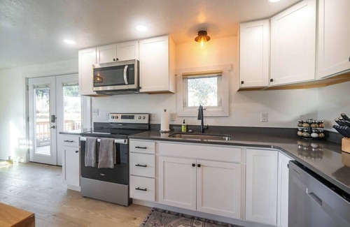 Livingston House | River Run Retreat: A Stylish Cottage on the Yellowstone
