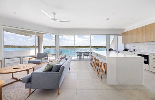 Noosaville Apartment | River's Edge At Mariners