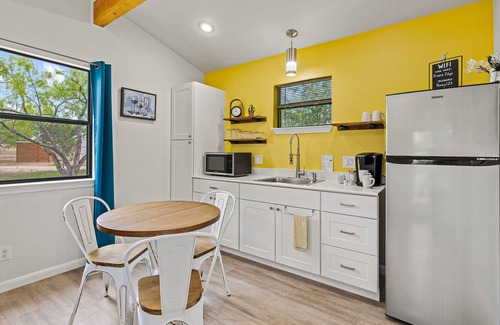 Fredericksburg Cottage | River's Edge Cottage with river views & access - near wineries & town