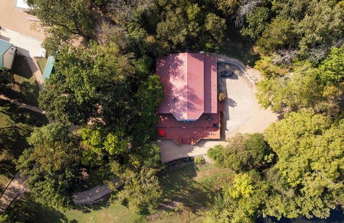 Norfork House | "River's Edge" - Gorgeous 4,600sqft Home with Walk-in River Access