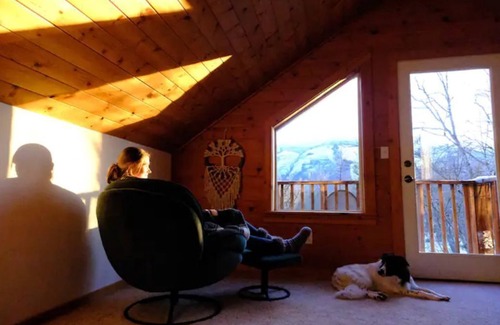 Gold Bar Cabin | River's Edge Mountain Chalet