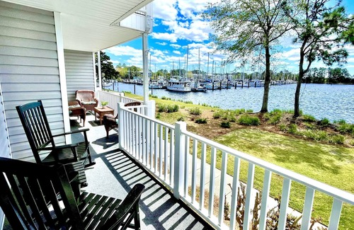 Fairfield Harbour Condo | River's Edge Retreat by Salty Sweet Retreats