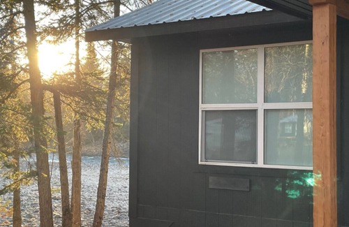 Clearwater Cabin | River's Edge Retreat | Quartz Glamping Cabin