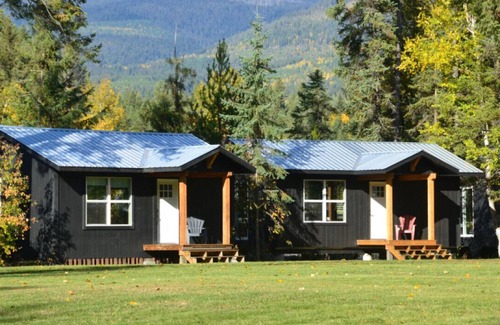 Clearwater Cabin | River's Edge Retreat | Slate Glamping Cabin