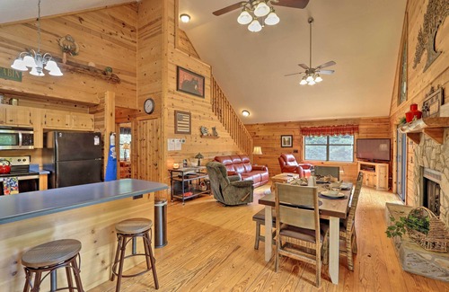 Hayesville Cabin | 'River's Edge' - Ultimate Riverfront Getaway