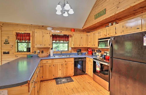 Hayesville Cabin | 'River's Edge' - Ultimate Riverfront Getaway