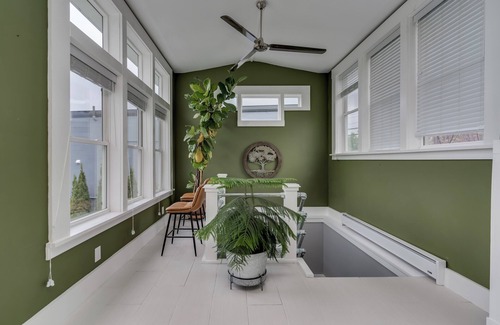 Watertown House | River's Getaway- an urban oasis!