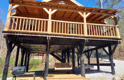 Frenchburg Cabin | River's Roost Riverfront Cabin in the Gorge.