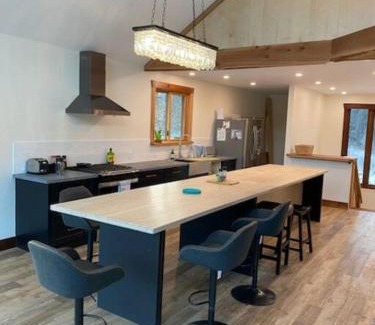 Blue River House | River Safari Lodge